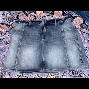 Front Pocket Lightwash Denim Skirt